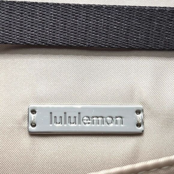 Lululemon Wallet Clutch Crossbody Lunar Rock Gray Organizer Bag - Picture 8 of 11